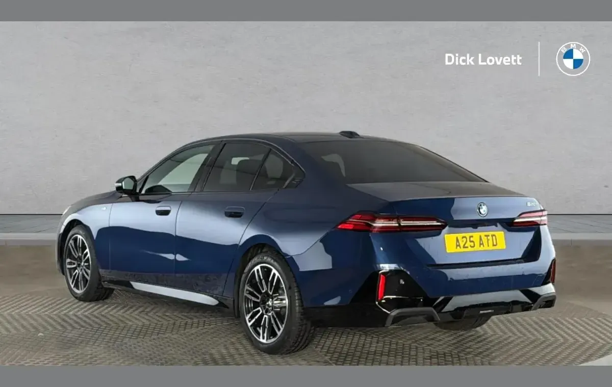 Used BMW 520 M Sport 205 HP (150 kW) 2025 Blue Sedan