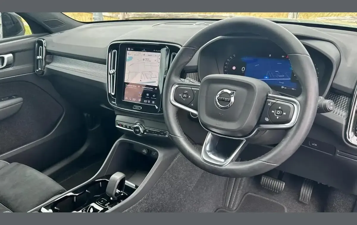 Used Volvo XC40 Plus 161 HP (118 kW) 2024 Grey SUV