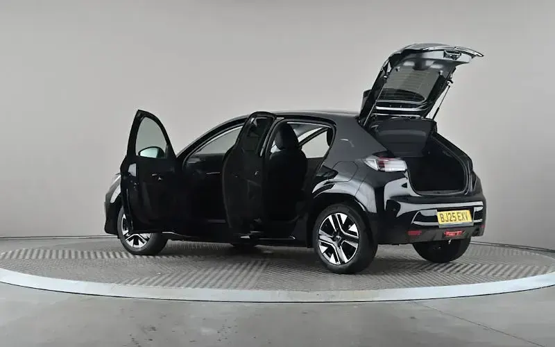 Used Peugeot 208 Allure 101 HP (74 kW) 2025 Black Hatchback