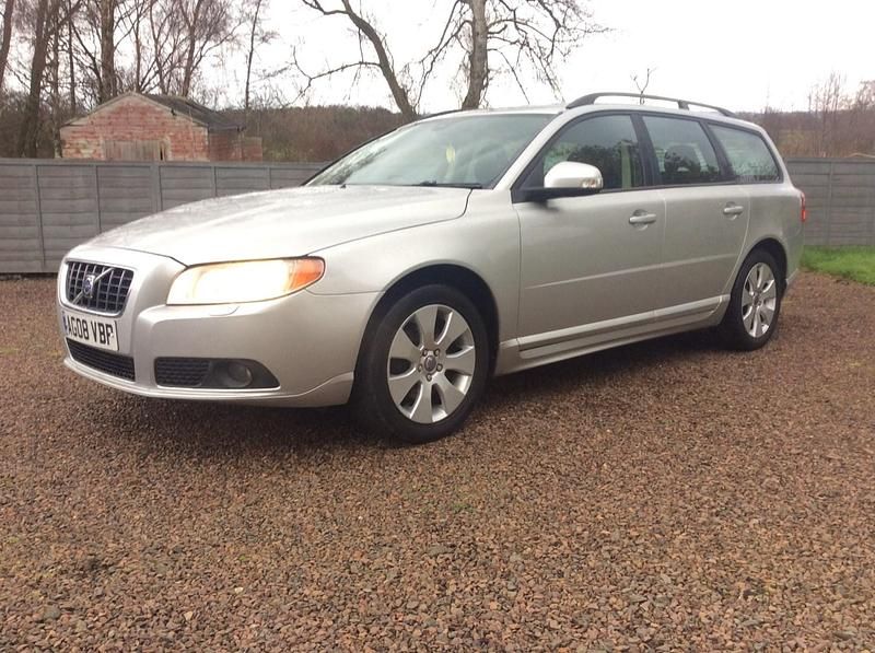 Silver Used 2008 Volvo V70 SE Estate | £2,000 (Good price) - Image 1/4