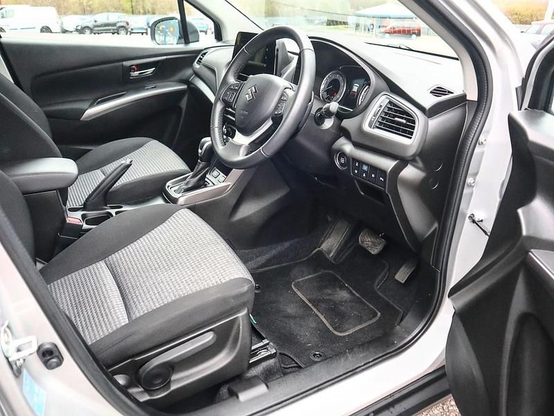 Used Suzuki SX4 S-Cross 116 HP (85 kW) 2024 Silky silver SUV