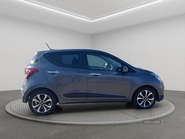 Usado Hyundai i10 Premium SE 87 HP (63 kW) 2018 Cinzento Citadino