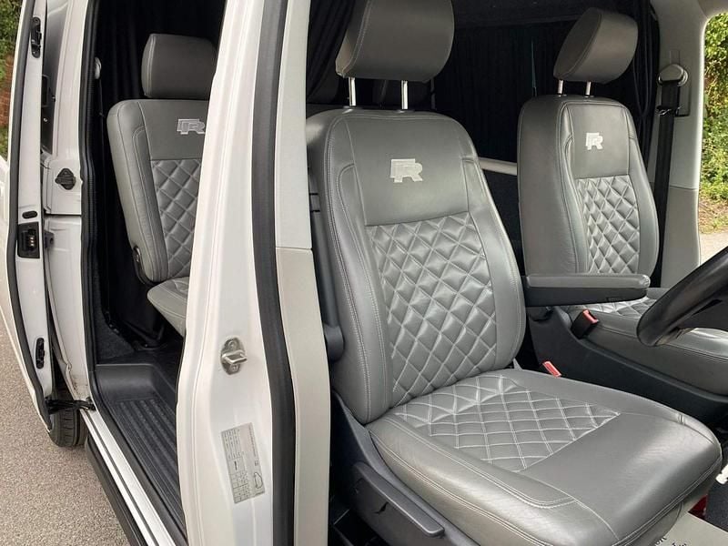 Second-hand VW Transporter Highline 201 CP (147 kW) 2019 Alb Van