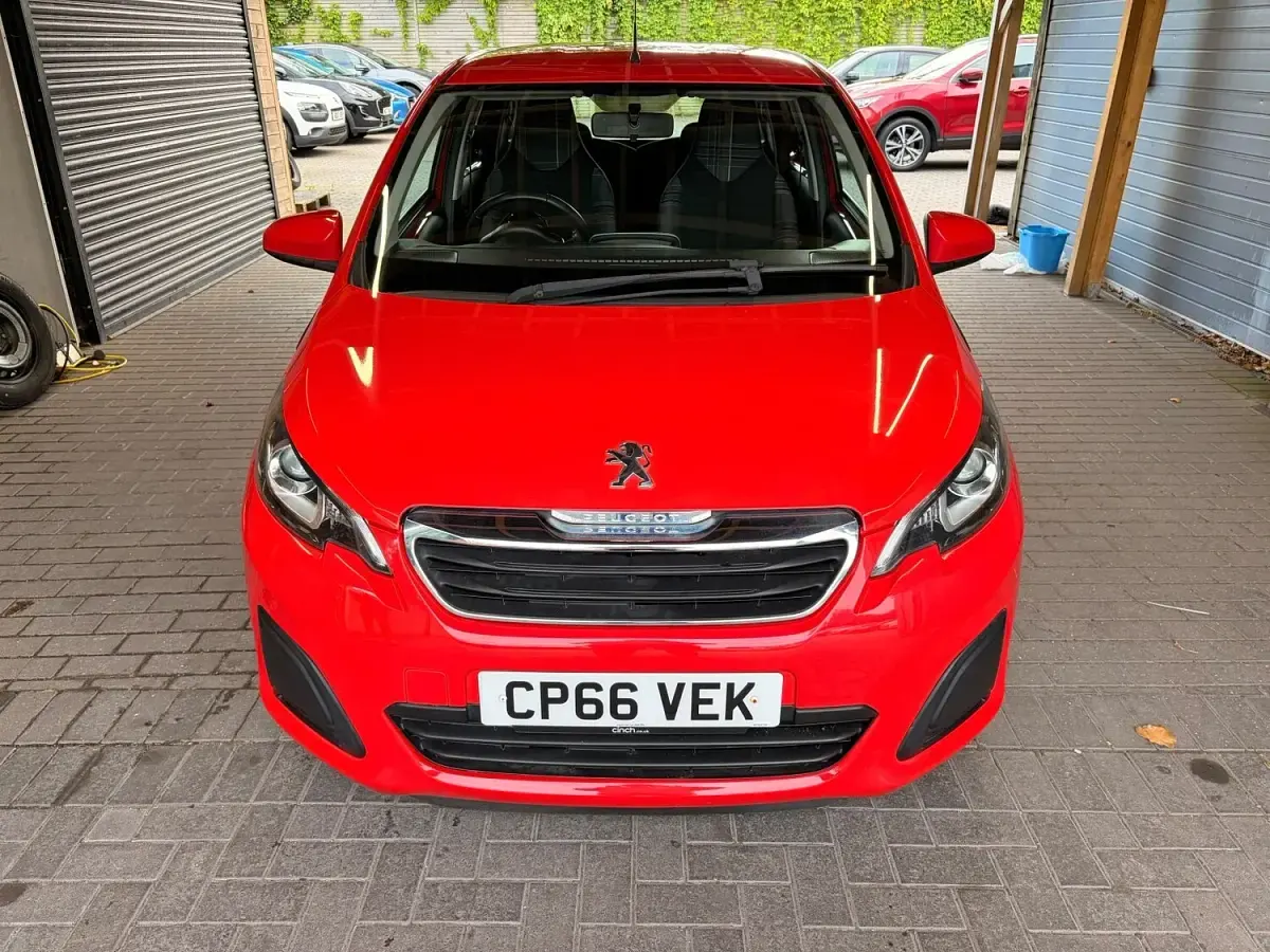 Used Peugeot 108 Active 68 HP (50 kW) 2017 Red Hatchback