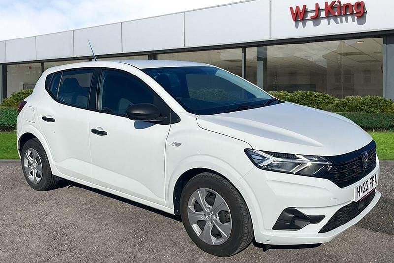 Used Dacia Sandero Essentiel 67 HP (49 kW) 2022 White Hatchback