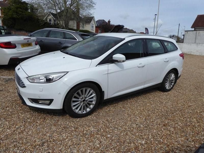 Used Ford Focus Titanium X 120 HP (88 kW) 2016 White Estate