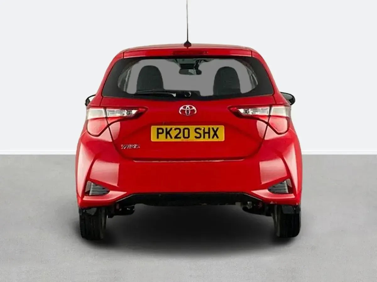 Usado Toyota Yaris 120 HP (88 kW) 2020 Vermelho Citadino