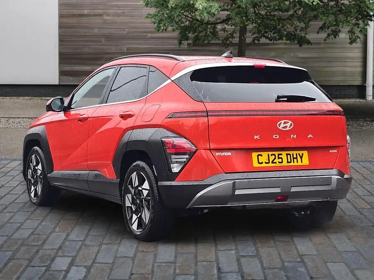 Used Hyundai Kona Ultimate 141 HP (103 kW) 2025 Orange SUV