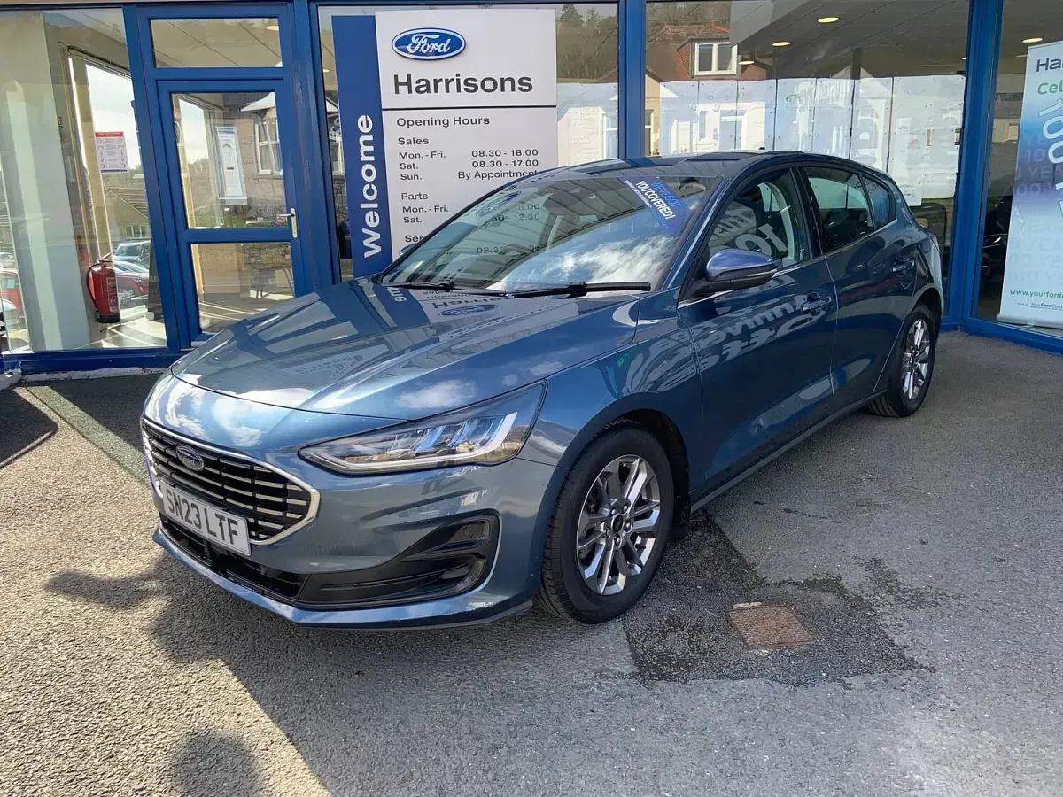 Used Ford Focus Titanium 125 HP (91 kW) 2023 Blue Hatchback