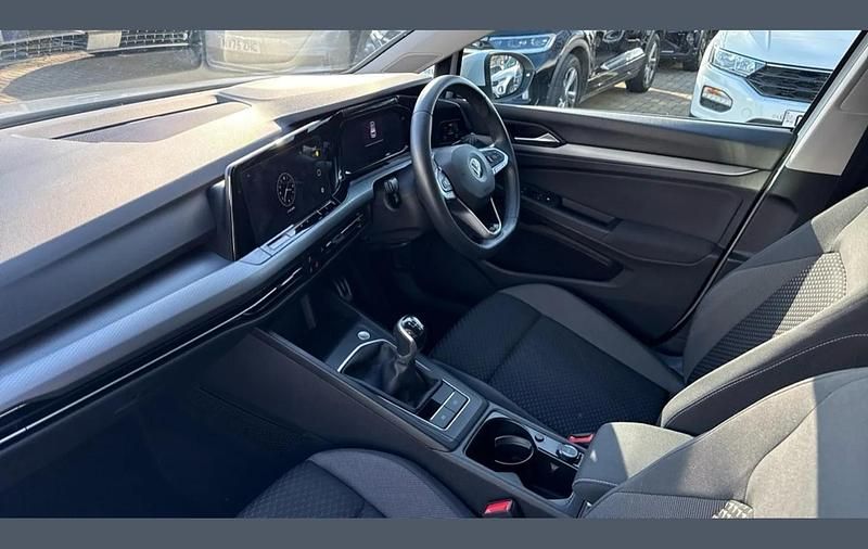 Used VW Golf VIII Active 110 HP (80 kW) 2022 Pure white Hatchback