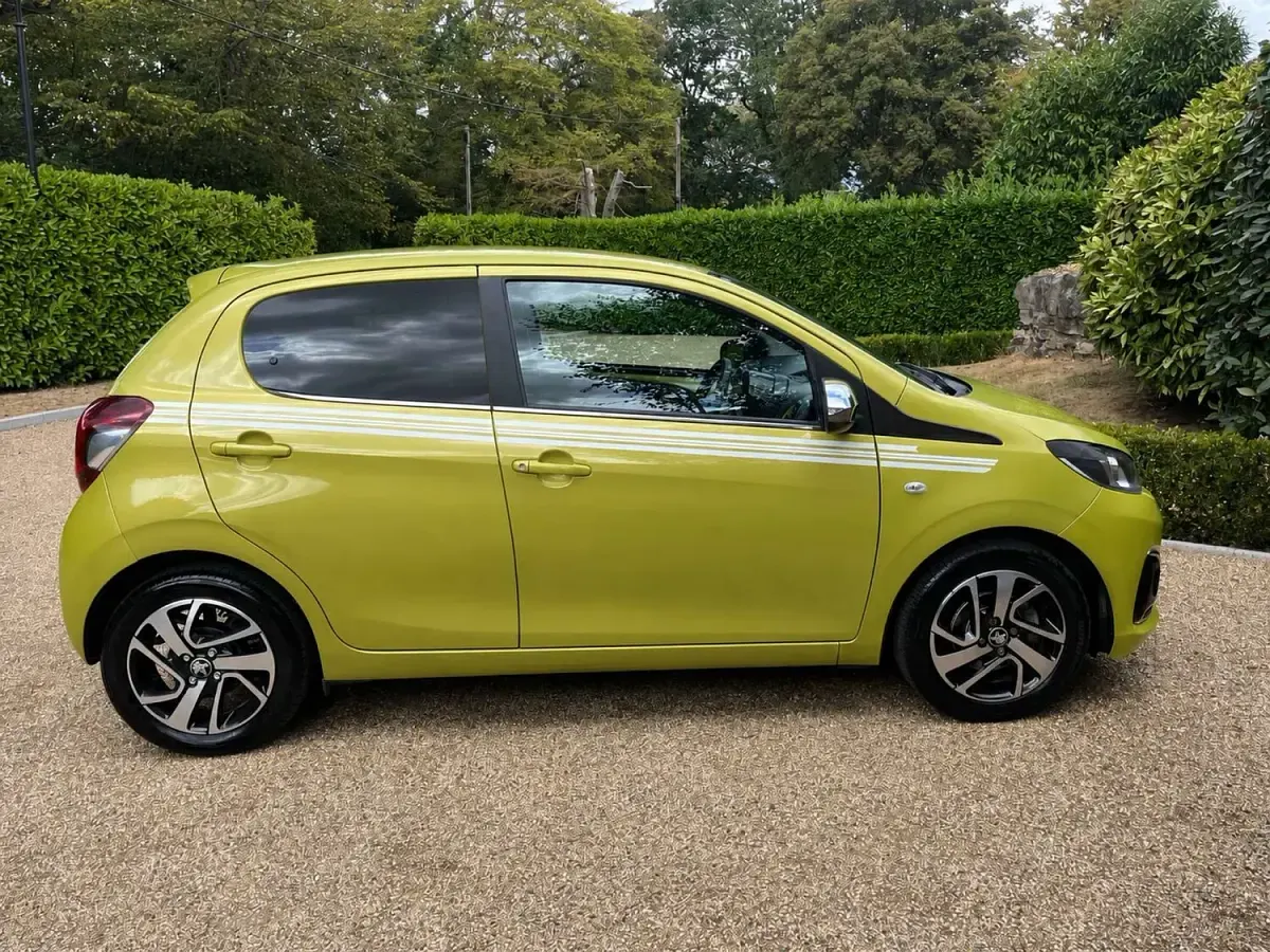 Used Peugeot 108 Collection 70 HP (51 kW) 2019 Green Hatchback