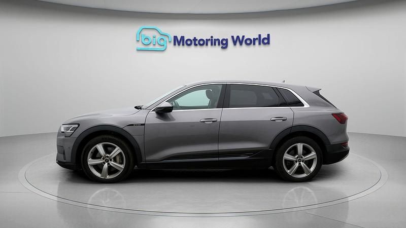 Usado Audi e-tron 300 kW (408 HP) 2020 Cinzento SUV