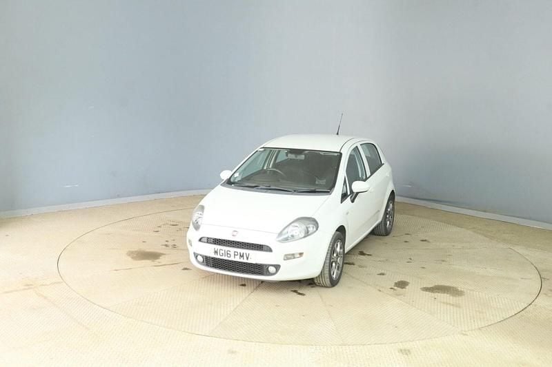 Used Fiat Punto Easy Plus 69 HP (50 kW) 2016 White Hatchback