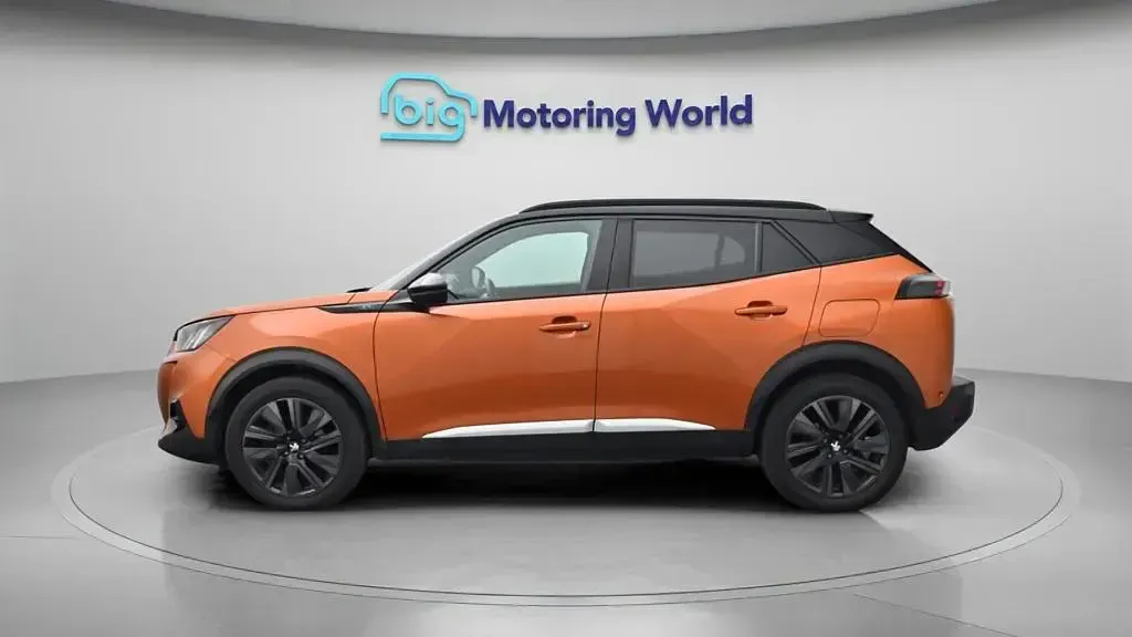 Used Peugeot e-2008 Premium 100 kW (136 HP) 2022 Orange SUV