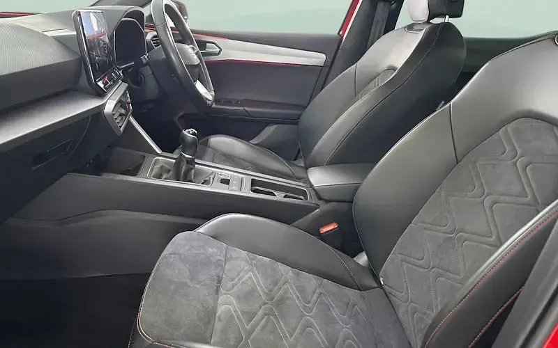 Used Seat Leon FR Sport 131 HP (96 kW) 2022 Red Hatchback