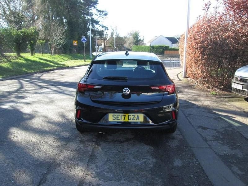 Used Vauxhall Astra SRi 150 HP (110 kW) 2017 Black Hatchback