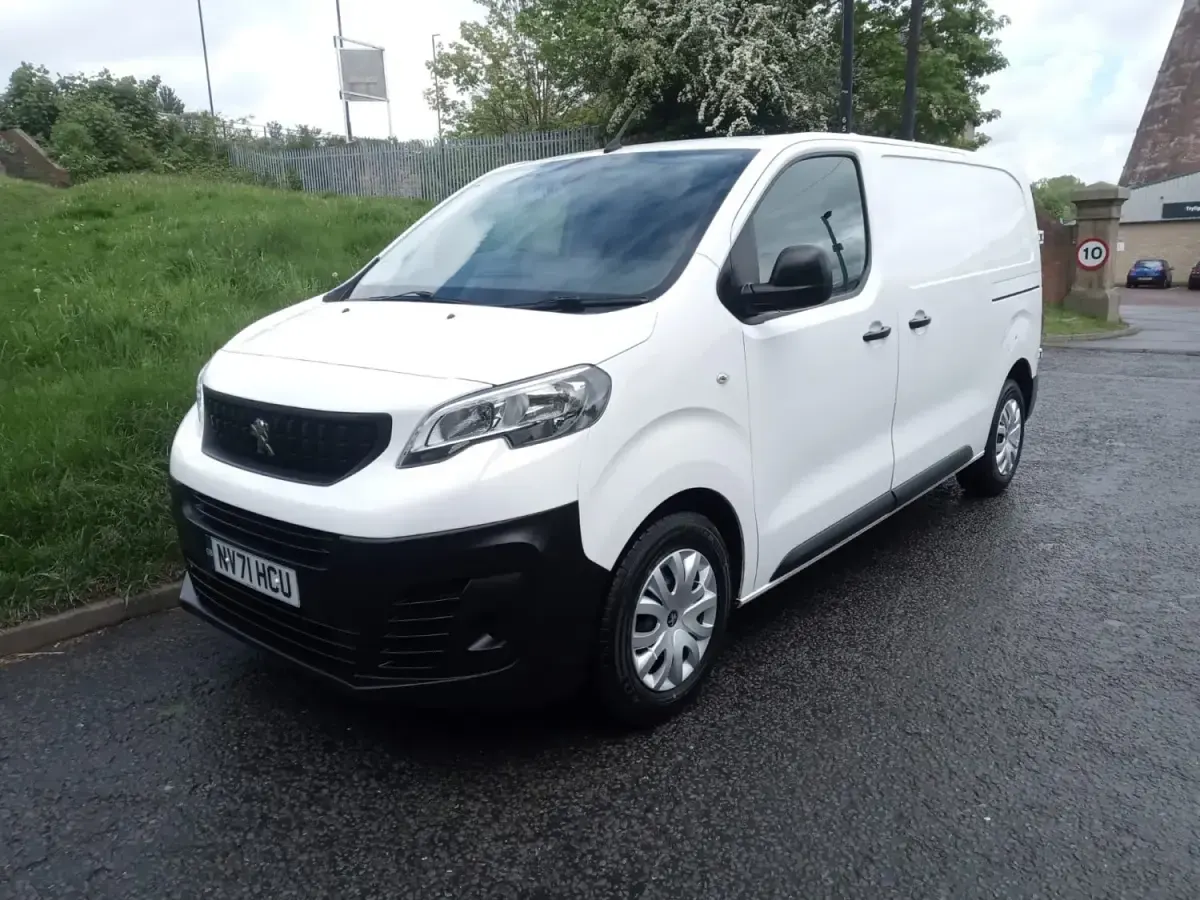 Używany Peugeot Expert Premium 2021 Biały Van