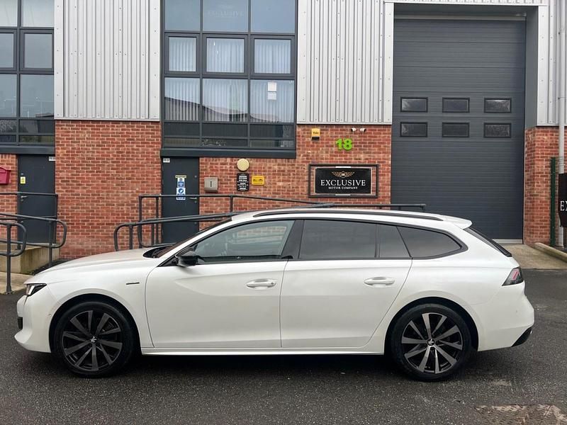 Used Peugeot 508 SW GT-line 2019 White Estate