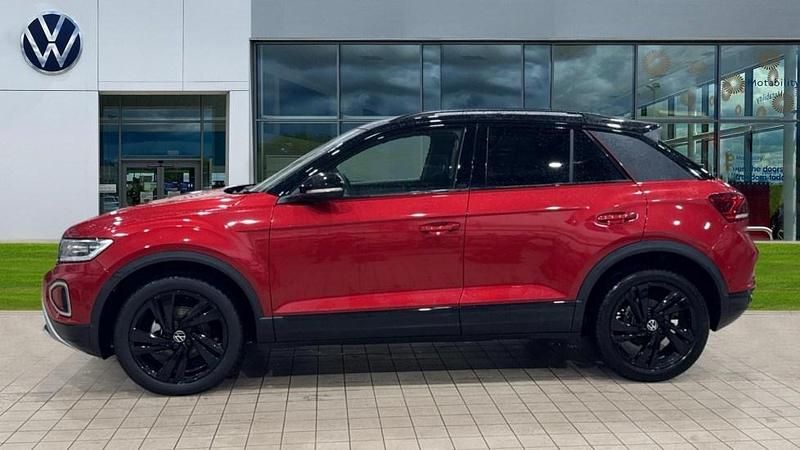 New VW T-Roc Style 115 HP (84 kW) 2025 Kings red premium metallic black SUV