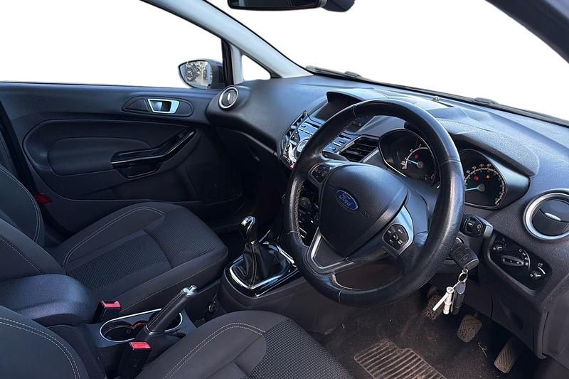 Used Ford Fiesta Titanium 125 HP (91 kW) 2017 Black Hatchback