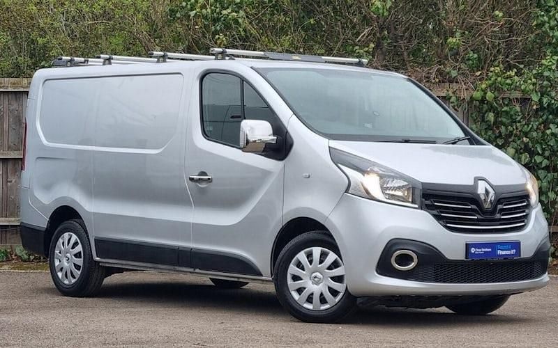 Used Renault Trafic Business 114 HP (83 kW) 2016 Silver MPV