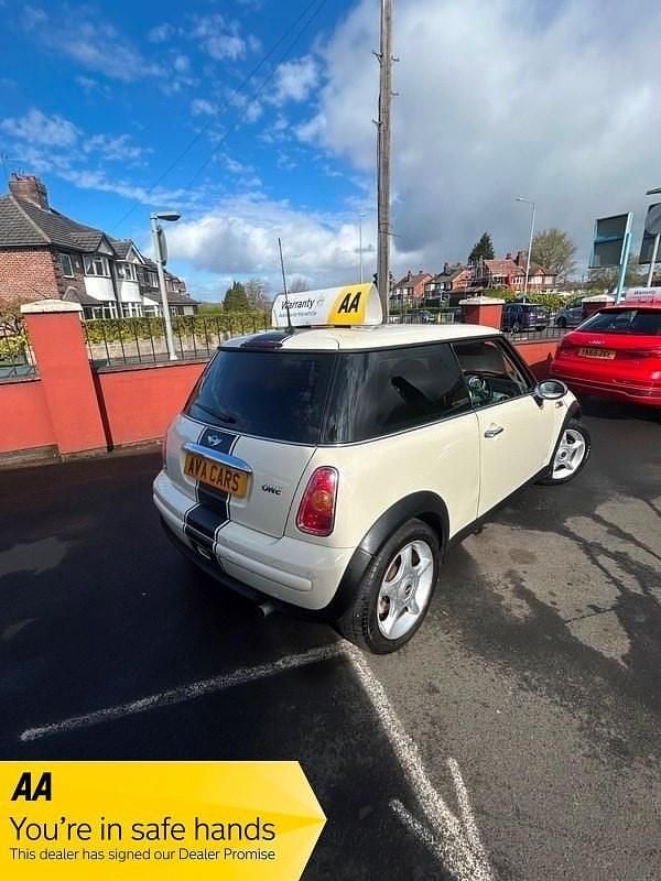Used Mini ONE 2004 White Hatchback