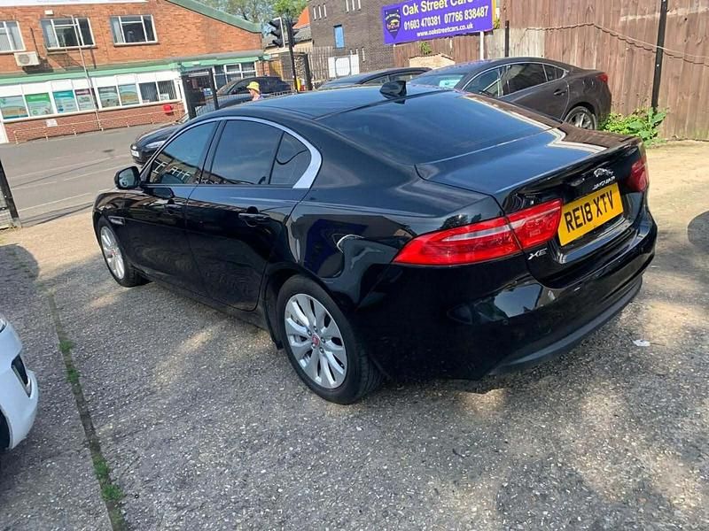Usado Jaguar XE SE 2018 Preto Sedan