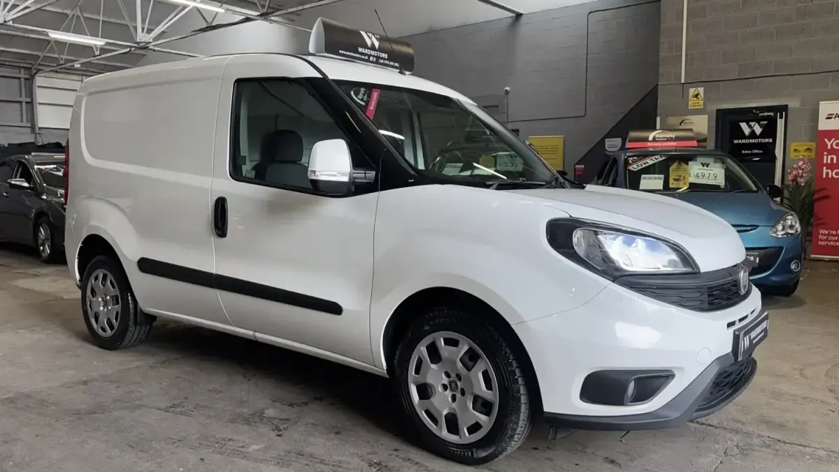 Używany Fiat Doblò 95 KM (69 kW) 2021 Biały Minivan