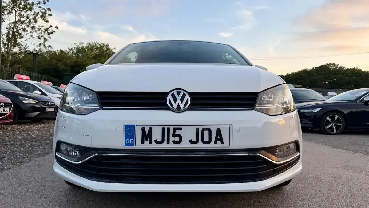 Used VW Polo SEL 110 HP (80 kW) 2015 White Hatchback