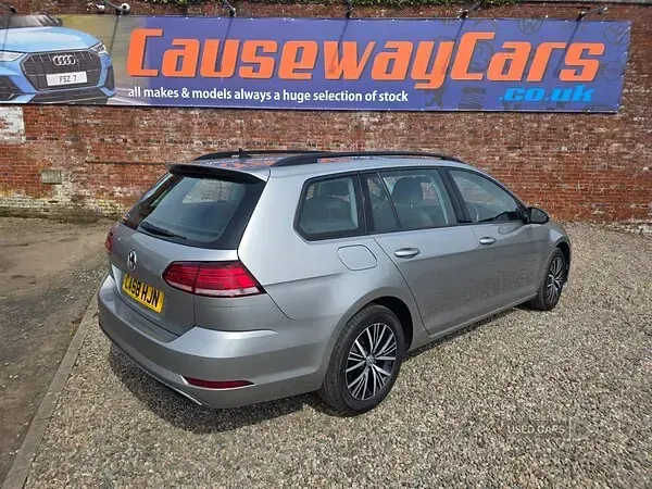 Used VW Golf VII SE 115 HP (84 kW) 2018 Silver Estate