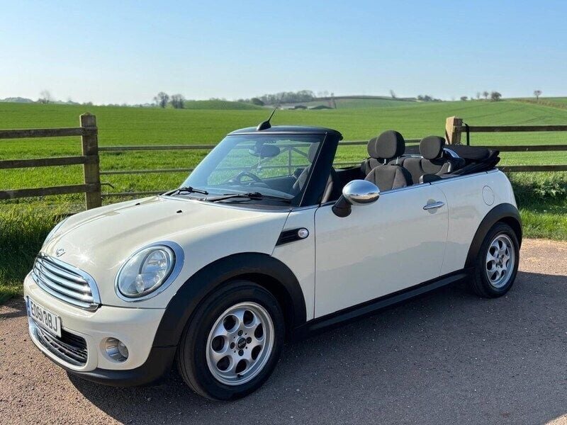 White Used 2011 Mini ONE Hatchback | £3,999 (Expensive) - Image 1/4