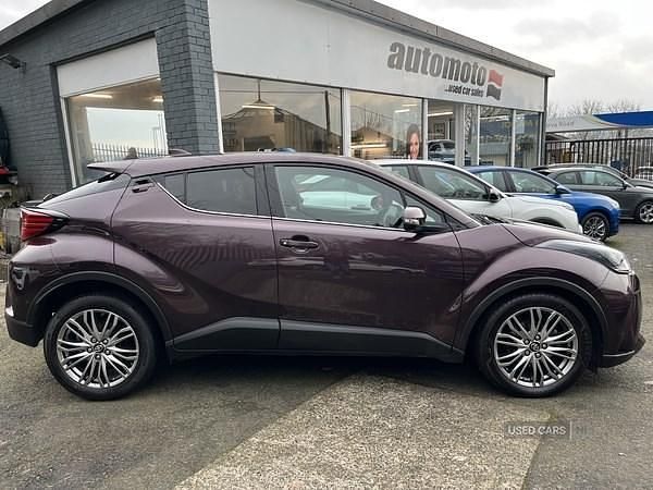 Used Toyota C-HR 122 HP (89 kW) 2023 Mauve/purple SUV