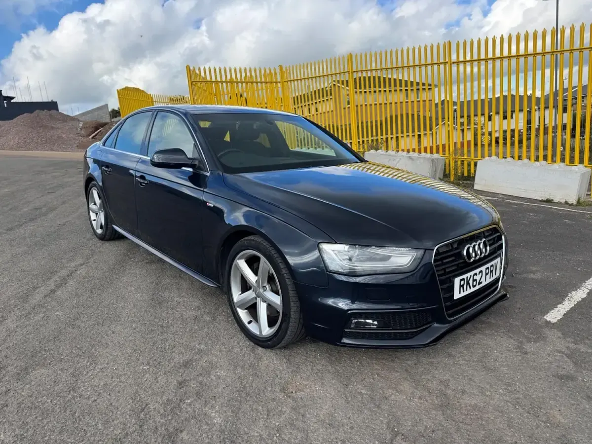 Used Audi A4 S-Line 143 HP (105 kW) 2012 Blue Sedan