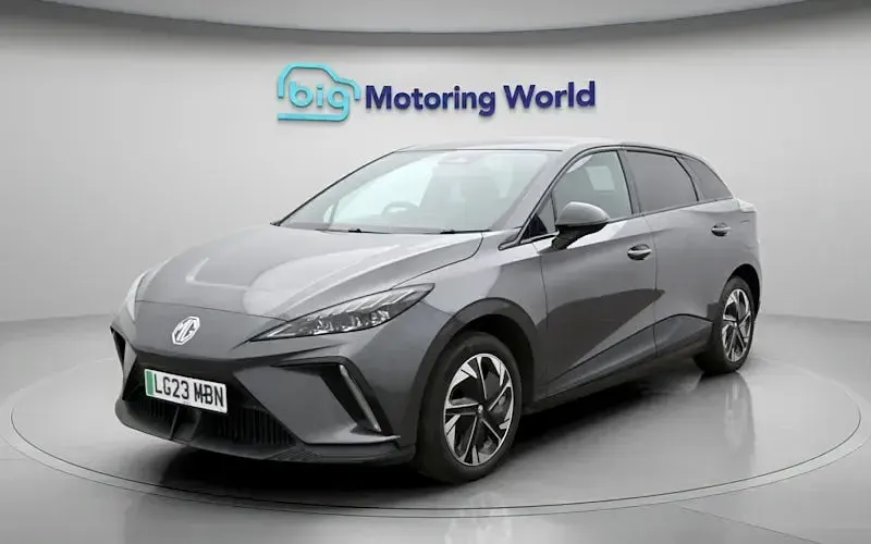 Begagnad MG MG4 EV Trophy 150 kW (204 HK) 2025 Halvkombi