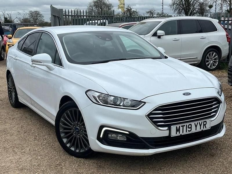 Used Ford Mondeo Titanium 150 HP (110 kW) 2019 White Hatchback