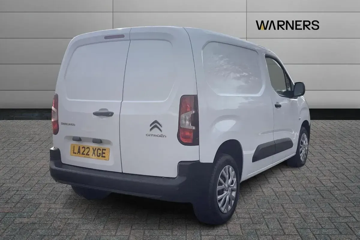 Used Citroën Berlingo 99 HP (72 kW) 2022 White MPV