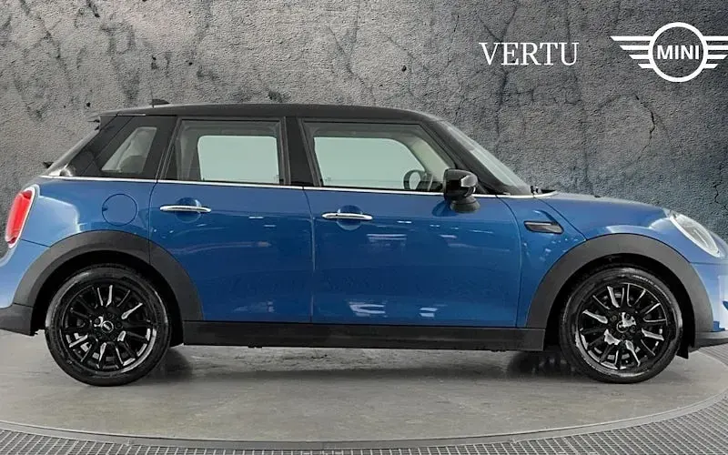 Used Mini Cooper Classic 136 HP (100 kW) 2022 Blue Hatchback