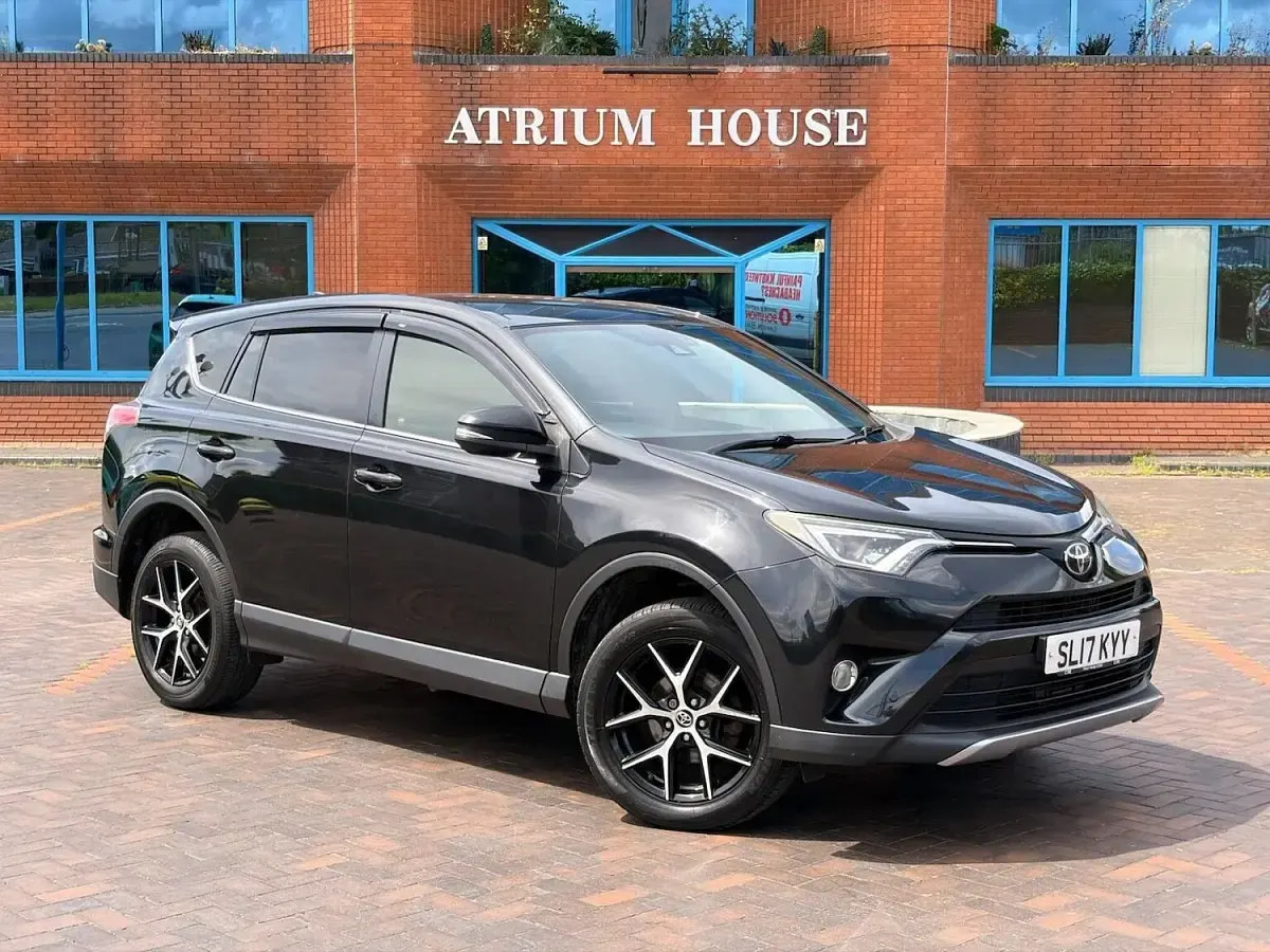 Used Toyota RAV4 143 HP (105 kW) 2017 Black SUV