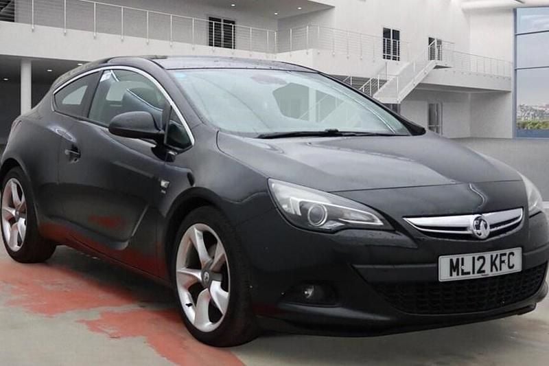 Used Vauxhall Astra GTC SRi 140 HP (102 kW) 2012 Coupe