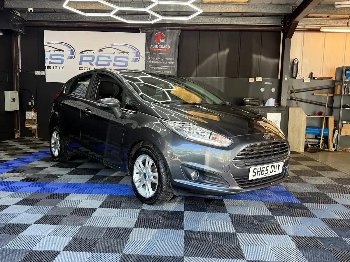 Used Ford Fiesta Zetec 2015 Grey Hatchback