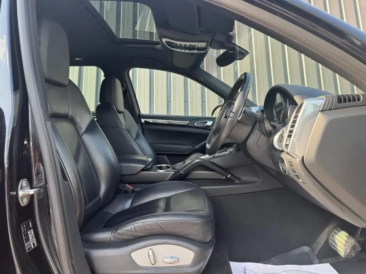 Used Porsche Cayenne 380 HP (279 kW) 2013 Black SUV