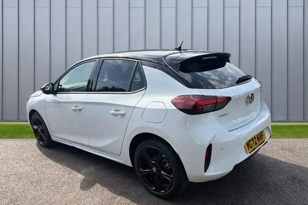 Used Vauxhall Corsa GS Line 99 HP (72 kW) 2022 White Hatchback
