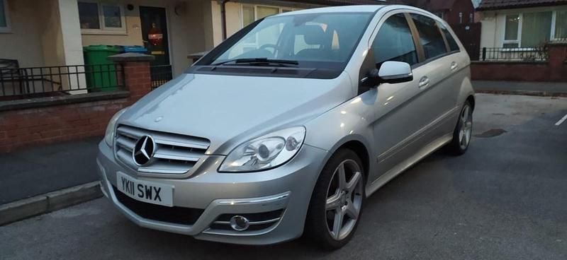 Used Mercedes B160 2011 Silver MPV