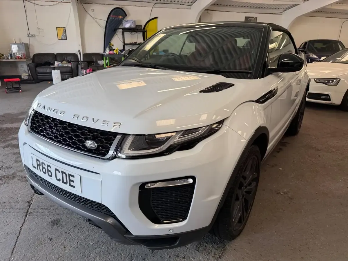 Used Land Rover Range Rover evoque HSE Dynamic 180 HP (132 kW) 2016 White Cabriolet