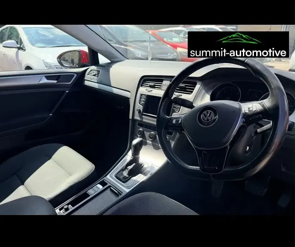 Used VW Golf VII Match 147 HP (108 kW) 2015 Red Hatchback