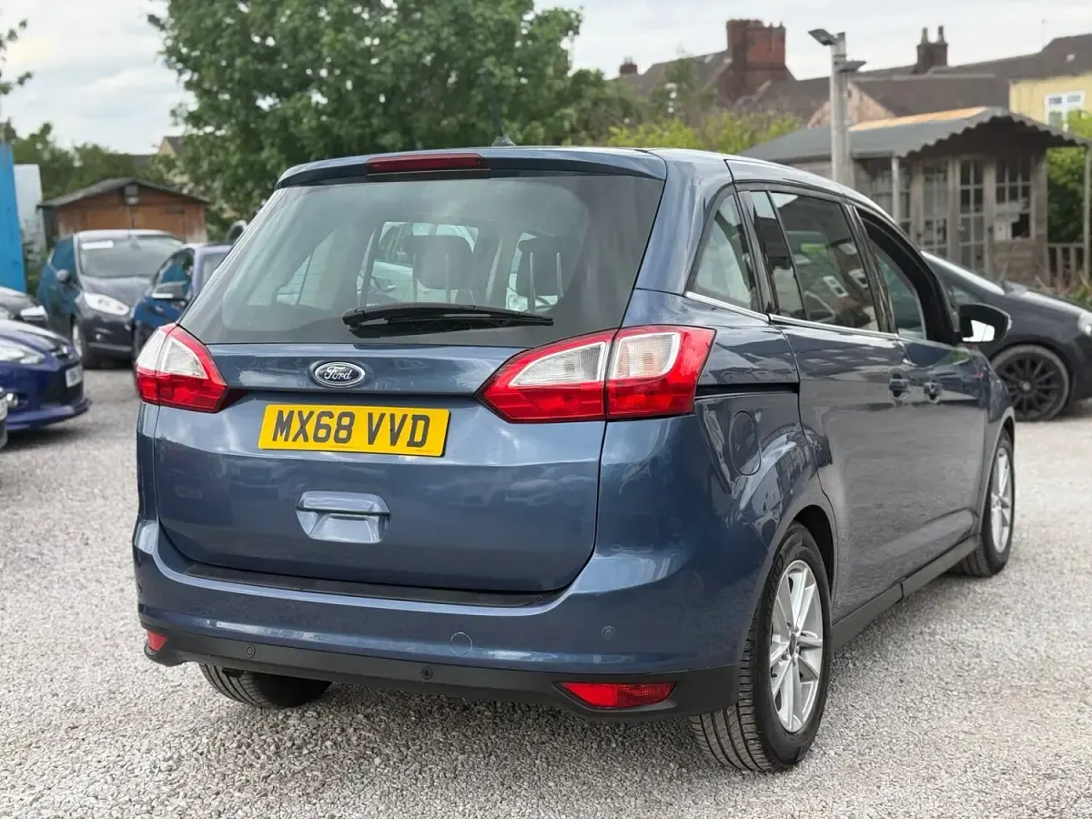 Used Ford Grand C-Max Zetec 125 HP (91 kW) 2018 Blue MPV
