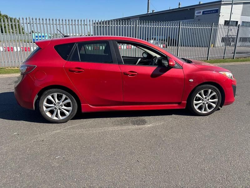 Used Mazda 3 Inclusive 185 HP (136 kW) 2010 Red Hatchback
