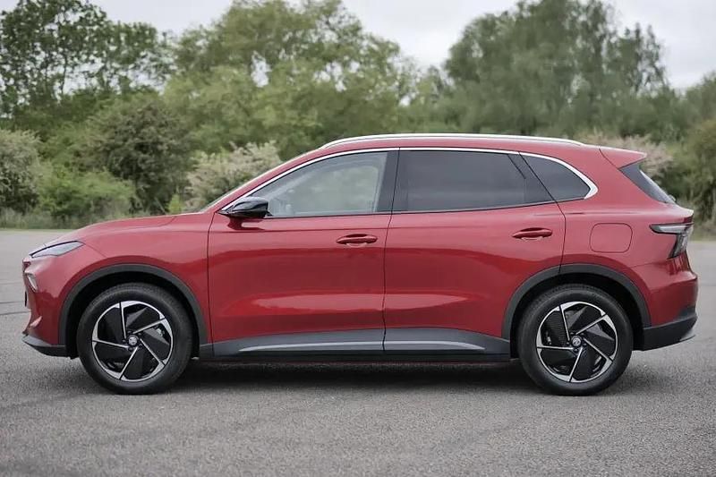 Used MG MG5 EV Trophy 169 kW (231 HP) 2025 Metallic  black pearl Estate