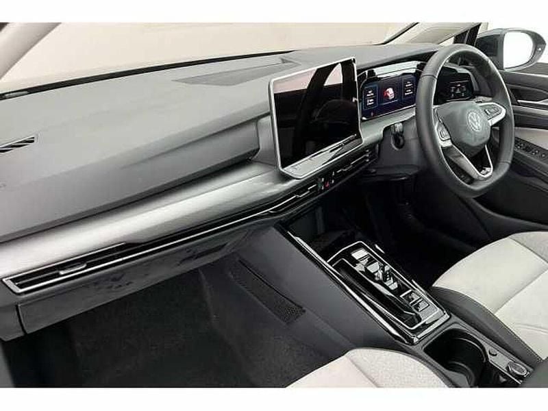 New VW Golf VIII 204 HP (150 kW) 2025