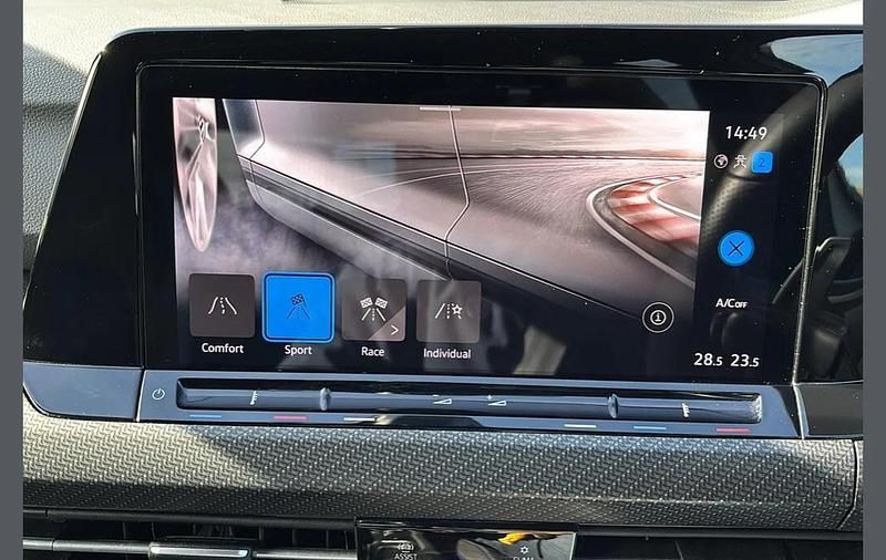 Used VW Golf VIII R 315 HP (231 kW) 2021 White Hatchback